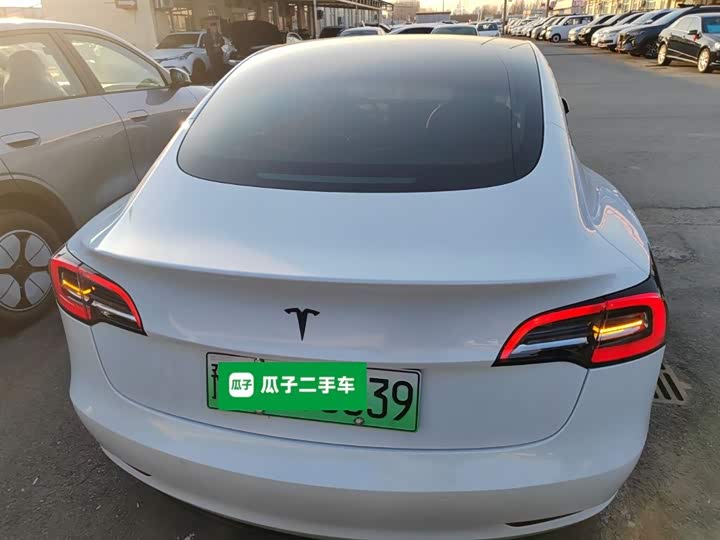 Фото 6 - Tesla Model 3