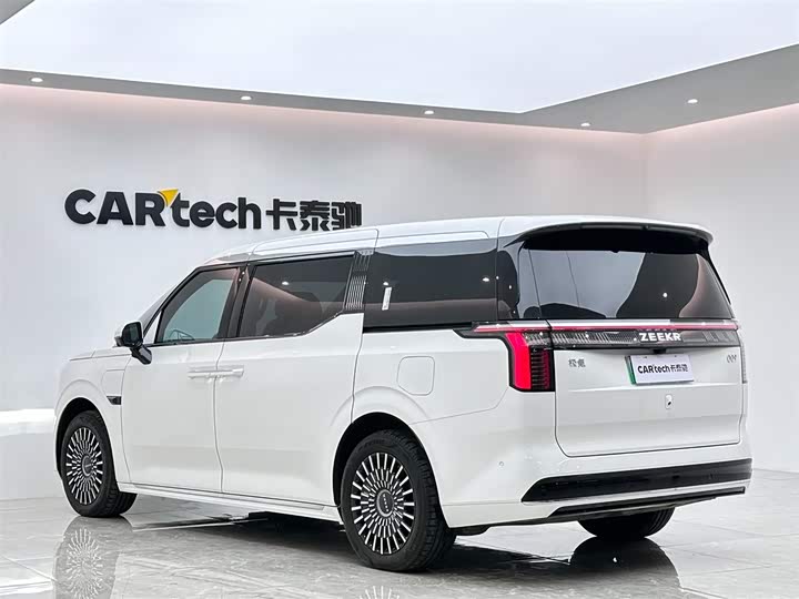 Фото 3 - Zeekr 009
