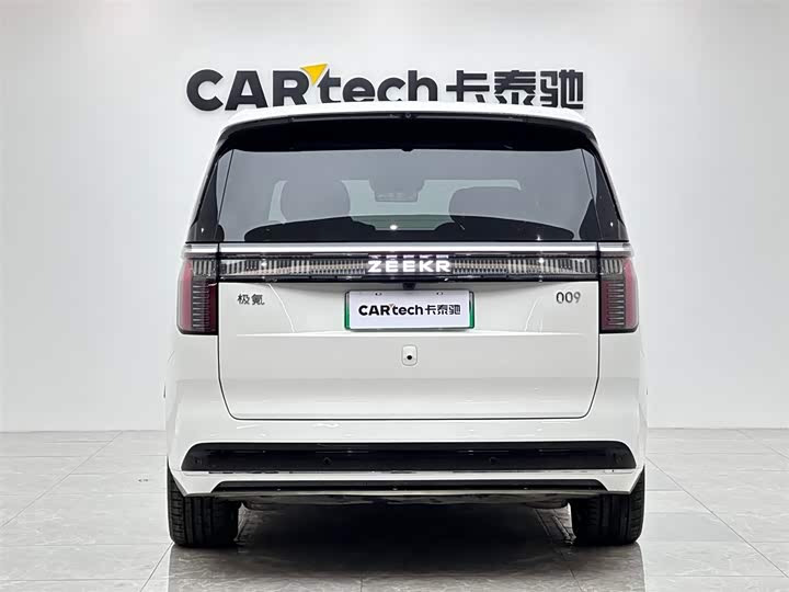 Фото 4 - Zeekr 009