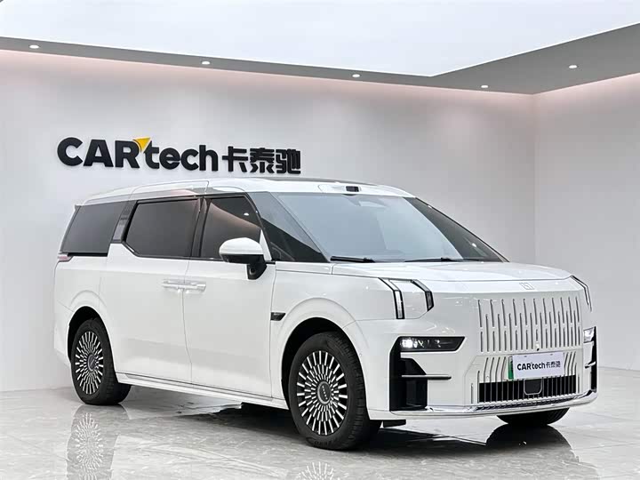 Фото 6 - Zeekr 009