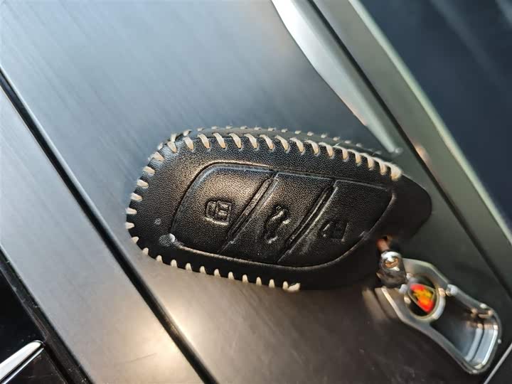 Фото 9 - Roewe RX5 Max