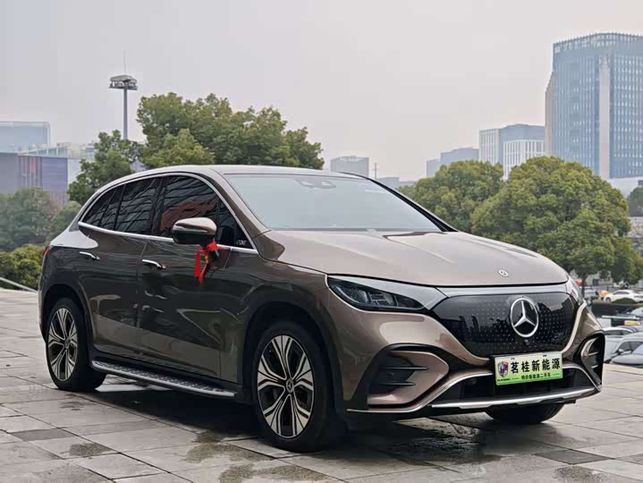 Фото 8 - Mercedes-Benz EQE SUV