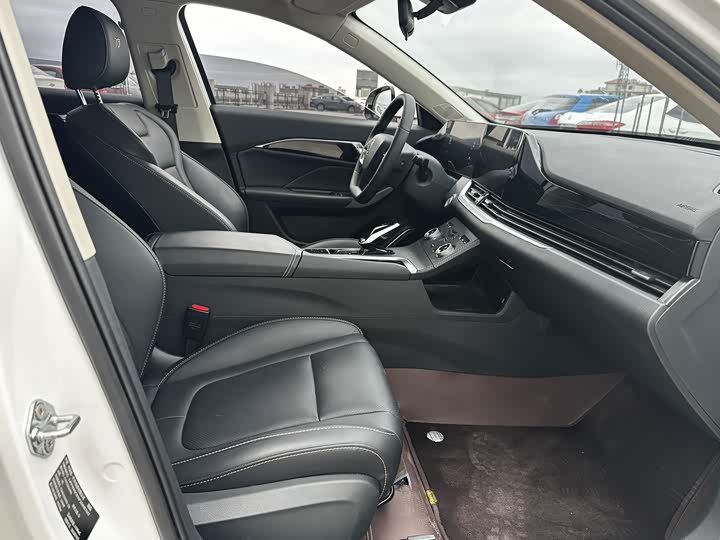 Фото 5 - Bestune B70