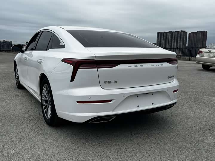 Фото 9 - Bestune B70