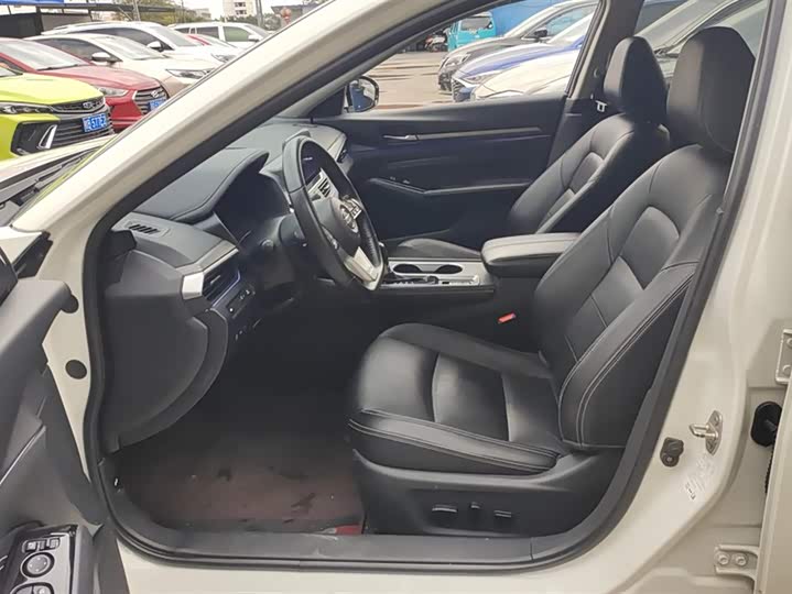 Фото 9 - Nissan Teana