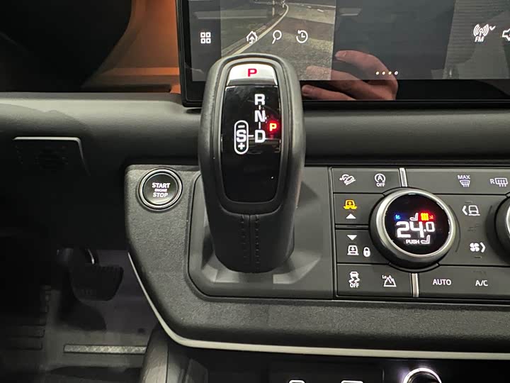 Фото 9 - Land Rover Defender