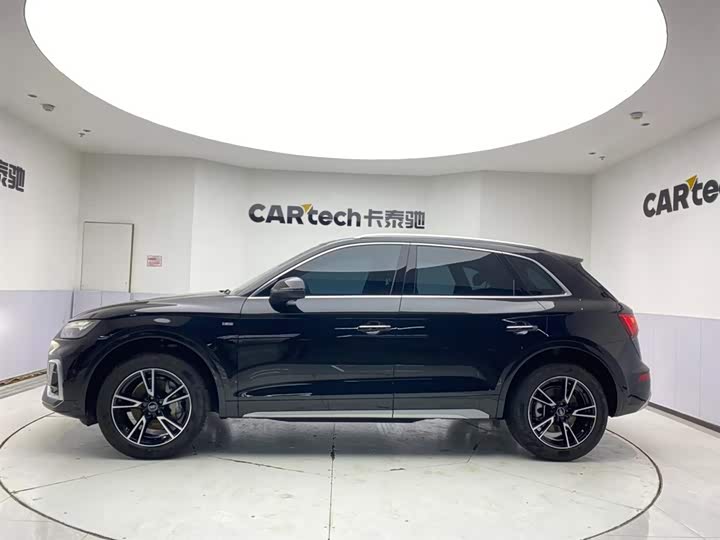 Фото 8 - Audi Q5L