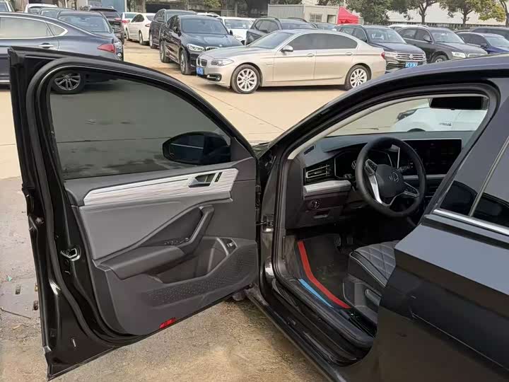 Фото 4 - Volkswagen Sagitar L