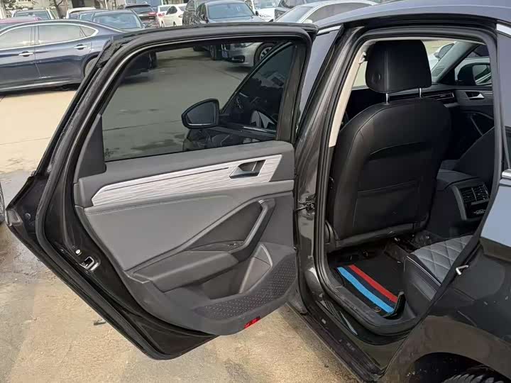 Фото 5 - Volkswagen Sagitar L