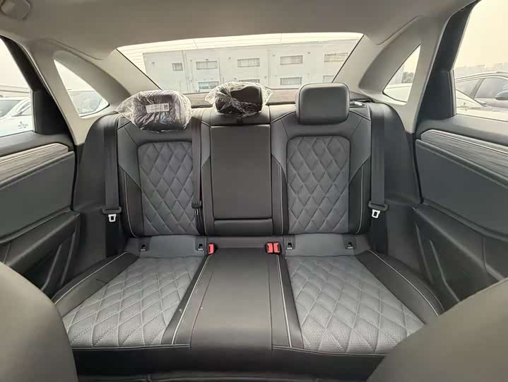 Фото 7 - Volkswagen Sagitar L