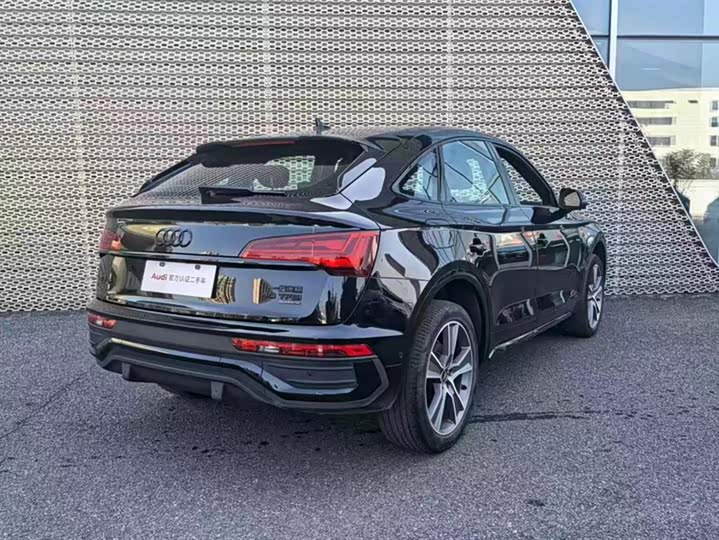 Фото 3 - Audi Q5L Sportback