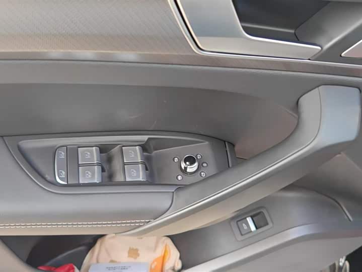 Фото 7 - Audi Q5L Sportback