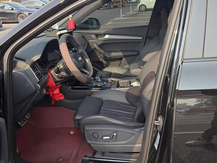 Фото 9 - Audi Q5L Sportback