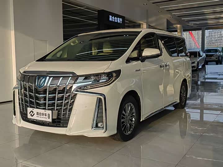 Фото 1 - Toyota Alphard