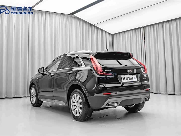 Фото 7 - Cadillac XT4