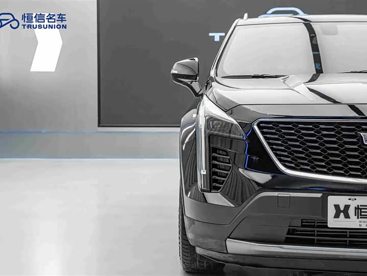 Фото 8 - Cadillac XT4