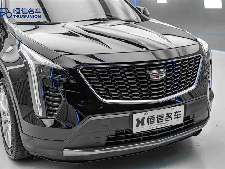 Фото 9 - Cadillac XT4