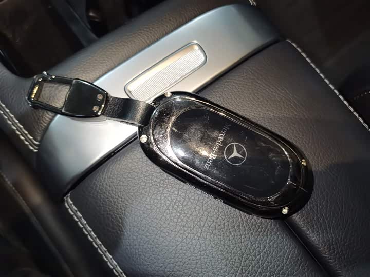 Фото 9 - Mercedes-Benz C-Class