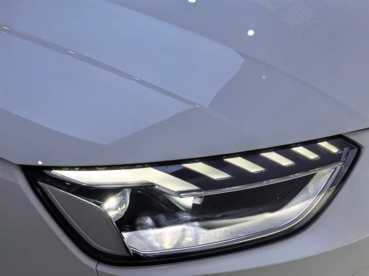 Фото 7 - Audi A4L