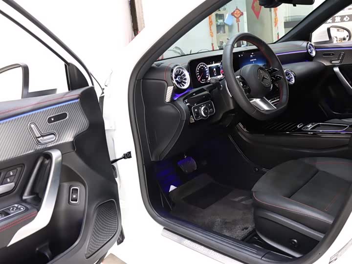 Фото 9 - Mercedes-Benz A-Class