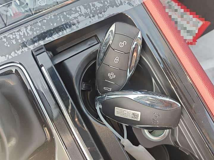 Фото 9 - Hongqi H5