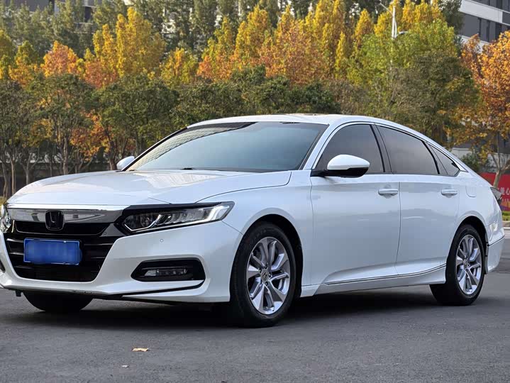 Фото 1 - Honda Accord