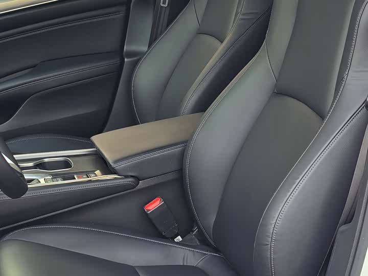 Фото 5 - Honda Accord