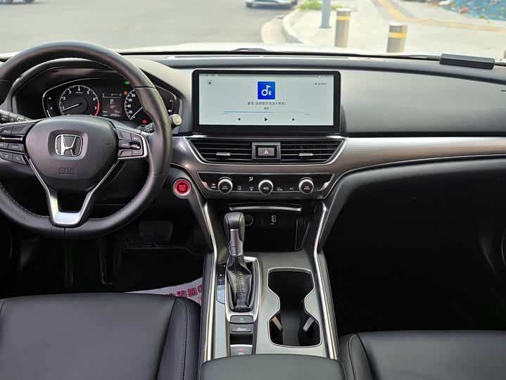 Фото 7 - Honda Accord