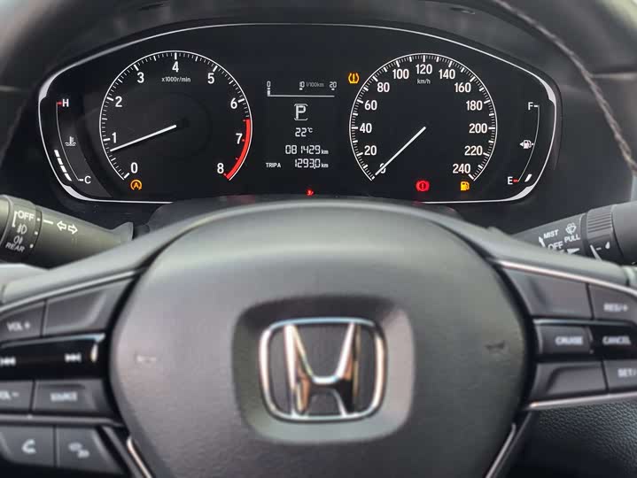 Фото 8 - Honda Accord