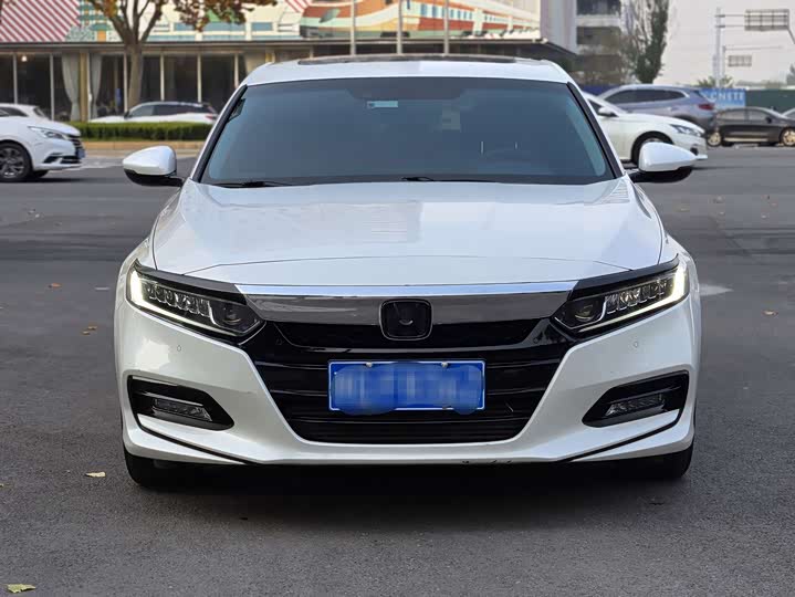 Фото 9 - Honda Accord