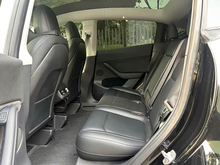 Фото 6 - Tesla Model Y