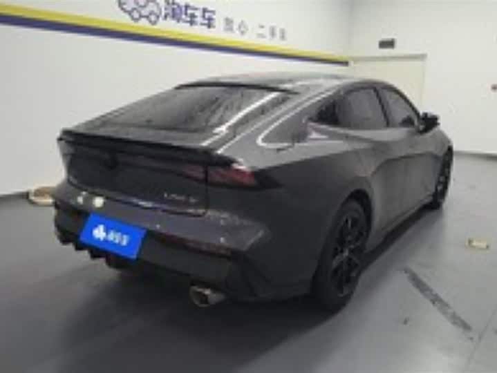 Фото 3 - Changan UNI-V