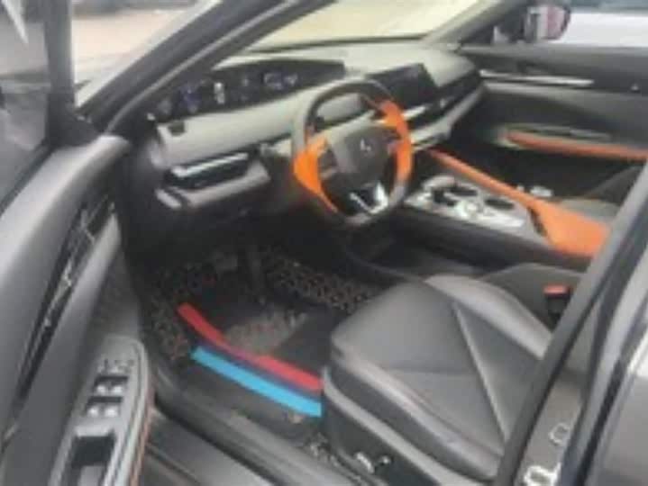 Фото 9 - Changan UNI-V