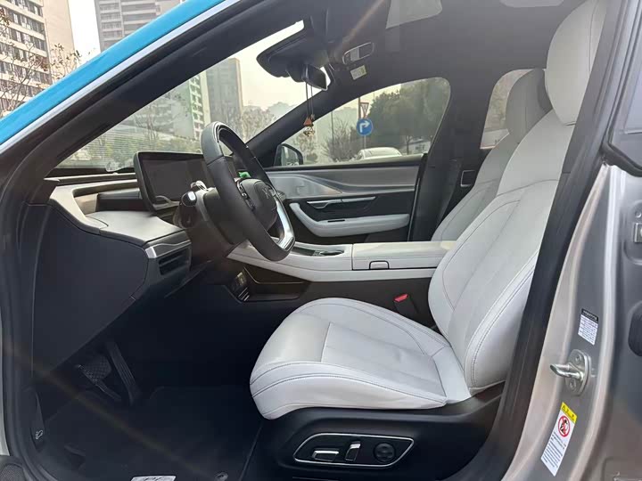 Фото 5 - XPeng P7