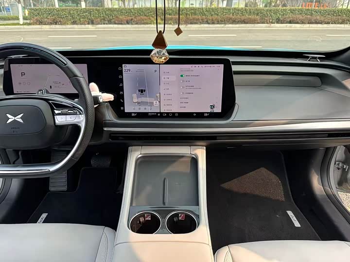 Фото 6 - XPeng P7