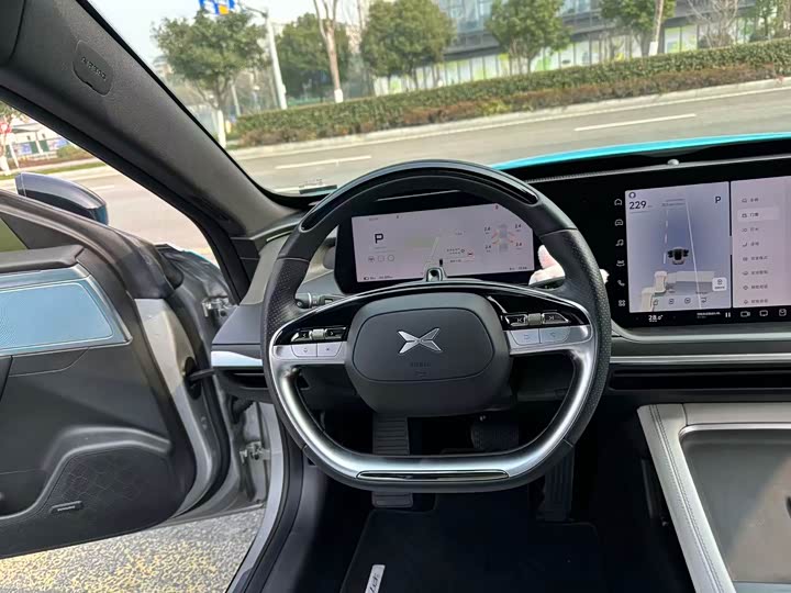 Фото 8 - XPeng P7