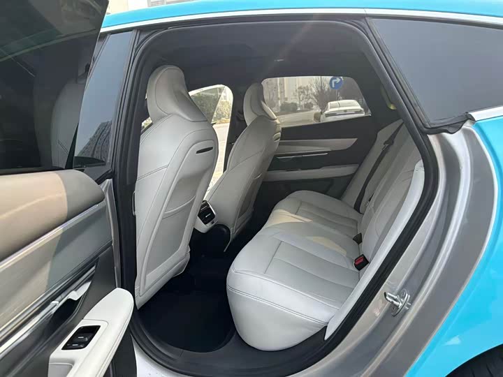 Фото 9 - XPeng P7