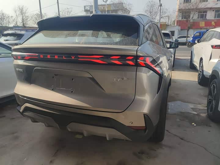 Фото 7 - Geely Galaxy L7