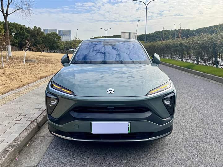 Фото 2 - Nio EC6