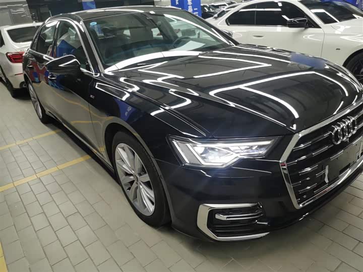 Фото 4 - Audi A6L