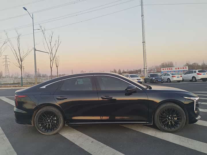 Фото 9 - Bestune B70