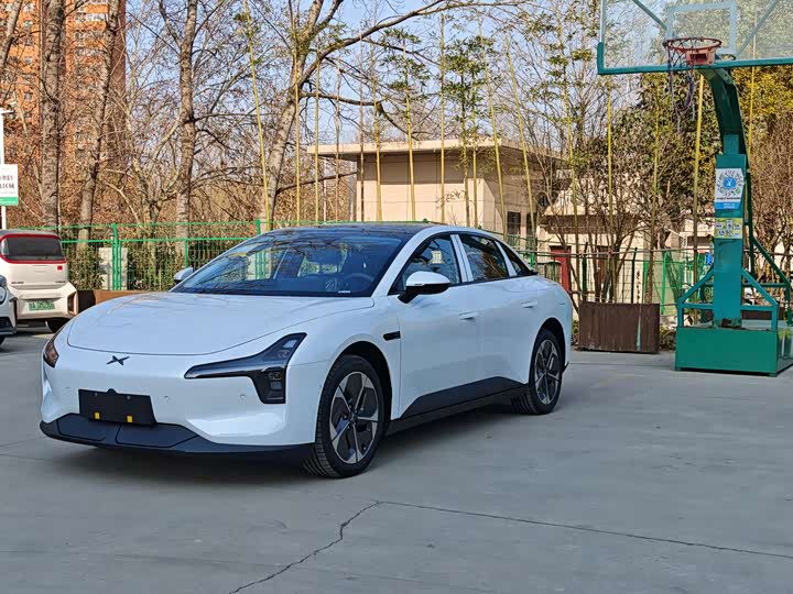 Фото 1 - XPeng Mona M03