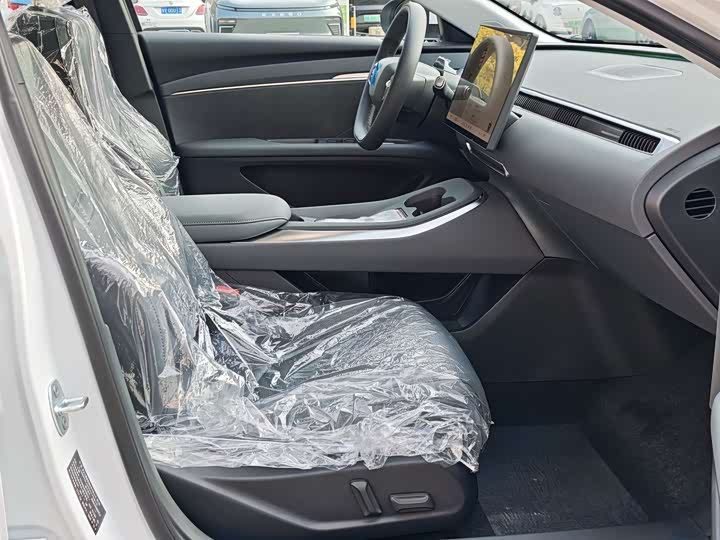 Фото 5 - XPeng Mona M03