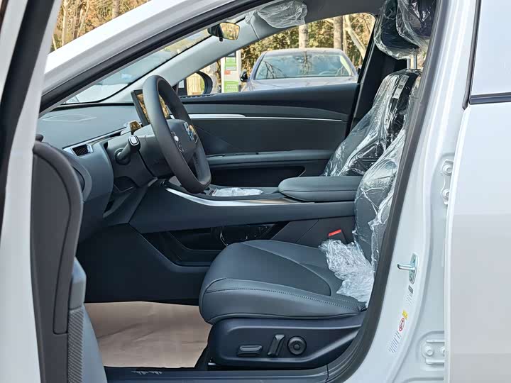 Фото 7 - XPeng Mona M03