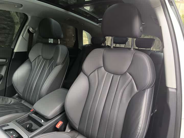 Фото 7 - Audi Q5L