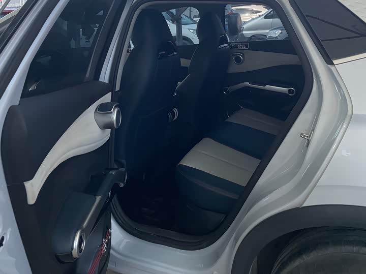 Фото 5 - BYD Yuan Plus