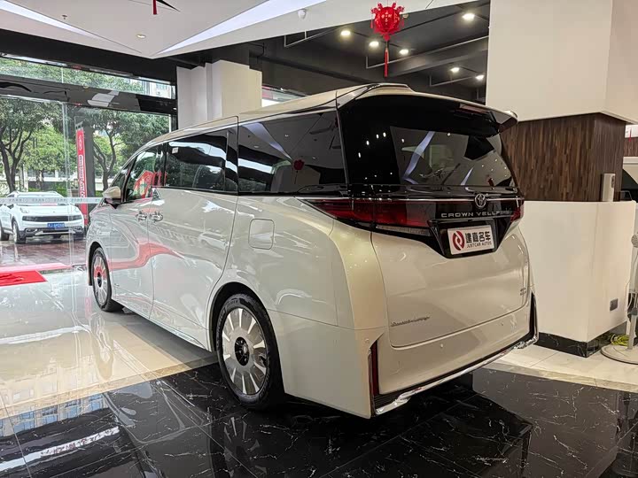 Фото 4 - Toyota Vellfire