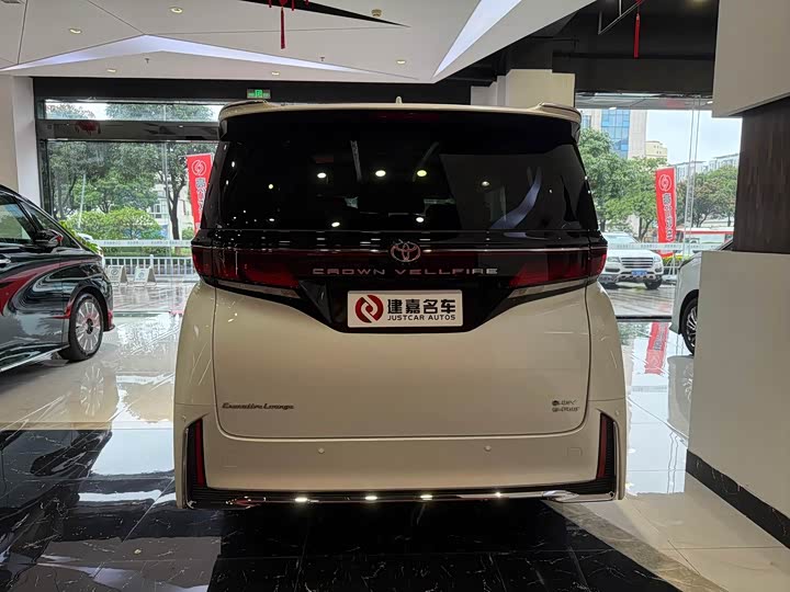 Фото 5 - Toyota Vellfire