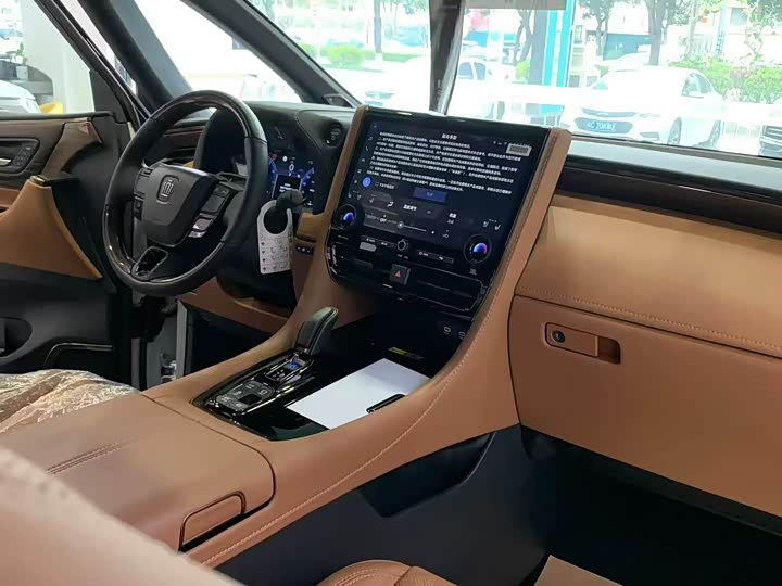 Фото 7 - Toyota Vellfire