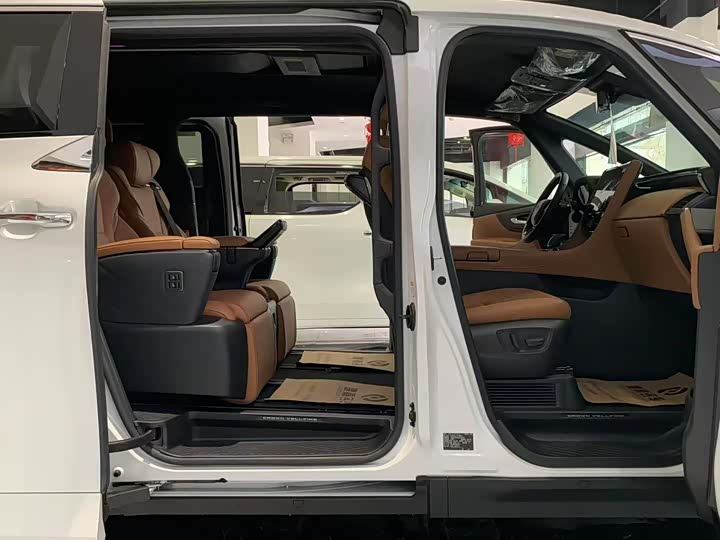 Фото 8 - Toyota Vellfire